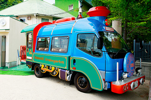 大人気の幼稚園バス